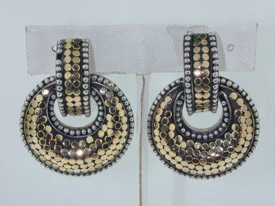 John Hardy 18k Yellow Gold/silver Earrings: This is a Wonderful John Hardy 18K Yellow Gold & Silver Earrings! The total earrings weight are 33.1 grams. The earring's measures are 40x32 mm. There is 18K & 925 stamp on the earrings.