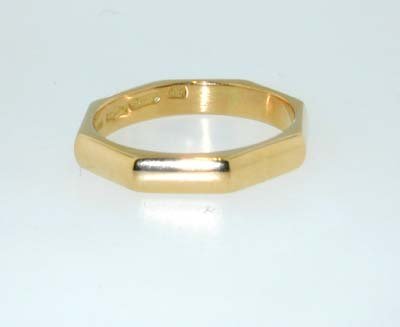 Bvlgari 18K Yellow Gold Ring: Beautiful Bvlgari 18K Yellow Gold Ring! This ring weighs 3.7 g. The size of the ring is 5.75. The thickness of the ring is .5 mm