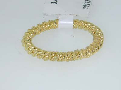 Tiffany & Co. 18K Yellow Gold Band: Tiffany & Co. 18K Yellow Gold Band The weight of this ring is 3.4 g. The size of this ring is 5.5. The width of this ring is 2 mm in diameter.