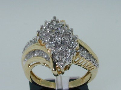 10k Yellow Gold & Diamond Ring