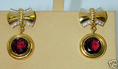 18K Yellow Gold Earrings With Diamond an