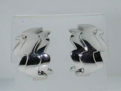 Van Cleef Arpels 18K White Gold Earrings: Van Cleef Arpels 18K White Gold Earrings. The total earrings weight is 23.7 grams. The measurements of earrings on the surface is 22x12 mm and 4 mm thick.