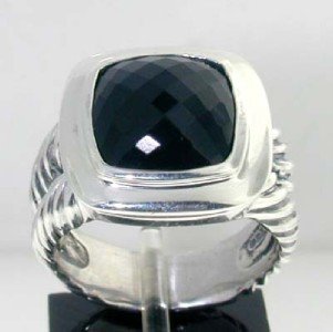 David Yurman Silver Onyx Ring: This is a Wonderful David Yurman Onyx Ring in Silver. The total ring's weight is 8.9 grams. The size of Onyx is 10x10 mm. The size of the ring is 6.75.