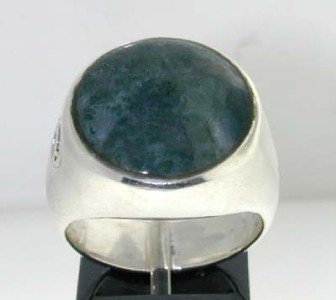 David Yurman Silver Jade Ring: This is a Wonderful David Yurman Silver Jade Ring. The total ring's weight is 19.0 grams. The size of Jade is 10 x 10 mm. The size of the ring is 9.25