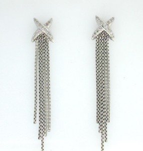 David Yurman Silver, Diamond Earrings!: David Yurman Silver and Diamond Earrings! The total earrings weight is 4.7 grams. The total weight of Diamond: 0.3 cts. I color, SI clarity. The size of earrings are 2" long. Thickness is 2 mm.