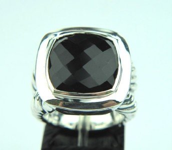 David Yurman Silver, Onyx Ring.: David Yurman Silver, Onyx Ring. The total ring's weight is 17 grams. The size of the Onyx is 14 x 14 mm. The size of the ring is 5.75". The measurement of the face of the ring is 18 x 18 mm. Thickness