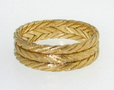 Buccellati 18K Yellow Gold Ring.: Buccellati 18K Yellow Gold Ring. The total ring's weight is 5.2 grams. The size of the ring is 6.75"