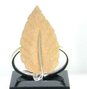 Buccellati 18K Two-toned Gold Ring.: Buccellati 18K Two-toned (White & Yellow) Gold Ring. The total ring's weight is 2.9 grams. The size of the ring is 5.25