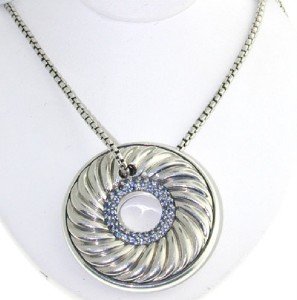 David Yurman Silver, Sapphire Necklace.: David Yurman 18K Yellow Gold Necklace. The total weight of Necklace is 17.5 grams. The size of the pendant is 35 x 35 mm. The length of the necklace is 18" inches long.