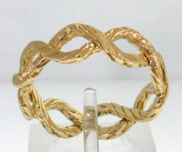 Buccellati 18K Yellow Gold Ring.: Buccellati 18K Yellow Gold Ring.The total ring's weight is 4.3 grams.The size of the ring is 7.5"