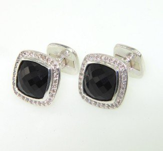 David Yurman Silver Onyx & Diamond Cufflinks: David Yurman Silver Onyx & Diamond Cufflinks.The total weight of cufflinks is 13.4 grams.Total weight of diamond: 55 pts, I color, SI clarity.The size of cufflinks on the surface is 16 x 16 mm and 22 