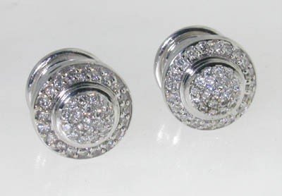 David Yurman 18K White Gold, Diamond Cufflinks: David Yurman 18K White Gold, Diamond Cufflinks The total weight of cufflinks is 11.9 grams. Total Diamond weight :1 cts, H color, VS clarity The size of cufflinks on the surface is 11mm and 3mm thick.