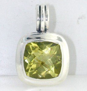 David Yurman Silver, Lemon Citrine Pendant: David Yurman Silver, Lemon Citrine Pendant.The total Pendant's weight is 11.7 grams.The size of the Lemon Citrine is 14 mm in diameter.The size of the Pendant is 29 x 19 mm, Thickness: 5 mm.