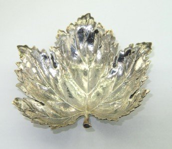 Buccellati Silver Leaf Ashtray: Buccellati Silver Leaf Ashtray. The total ashtray weight is 31.9 grams. The measurements of ashtray: 66 x 68 mm.