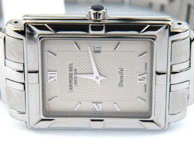 Raymond Weil Stainless Steel Watch: Brand New Raymond Weil Stainless Steel Watch.The total watch's weight is 94.5 grams.The measurements of watch head is 29 x 31 mm and 6 mm thick.The length of watch: 6.5".water Resistant.swiss made.Cha
