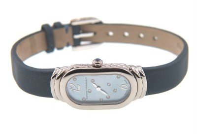 David Yurman Stainless Steel Diamond LeatherStrap W: David Yurman Stainless Steel Diamond Leather Strap Watch.watch's Weight : 28.5 grams.The total weight of diamond: 0.18 cts. H color VS clarity.The size of watch head: 25 x 14 mm and 4 mm thick.The mea