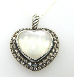 David Yurman Silver, Mother Of Pearl & Diamond Pen: David Yurman Silver, Mother Of Pearl & Diamond Heart Pendant.The total Pendant's weight is 6.6 grams.The total weight of diamonds is 0.43 cts. approximately I and SI clarity.The size of the Mother Of 
