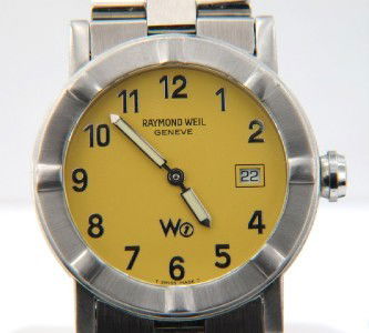 Raymond Weil Stainless Steel,Date Men's Watch: Raymond Weil Stainless Steel, Sapphire Crystal Men's Quartz Watch.The total watch's weight is 109.6 grams.The measurements of the watch head is 35 mm in diameter and 9 mm in thick.The length of watch: