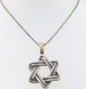 David Yurman Silver/18K Yellow Gold Necklace.: David Yurman Silver/18K Yellow Gold Necklace.The total weight of Necklace is 14.2 grams.The size of the pendant is 35 x 23 mm.The length of the necklace is 17.5" inches long.