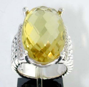 David Yurman Silver Diamond Lemon Citrine Ring: David Yurman Silver Diamond Lemon Citrine Ring!The total ring's weight is 14.4 grams.The total diamonds weight are approximately 0.28 cts, H-I color and VS1 clarity.The size of the Lemon Citrine is 25