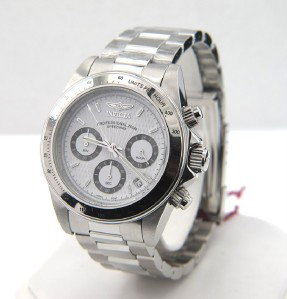 Invicta Stainless Steel Chronograph Watch: Invicta Stainless Steel Chronograph Watch.The total watch's weight is 139.7 grams.The measurements of the watch head is 40 mm in diameter and 13 mm in thick.The length of watch: 7.5" and extra link.Ch