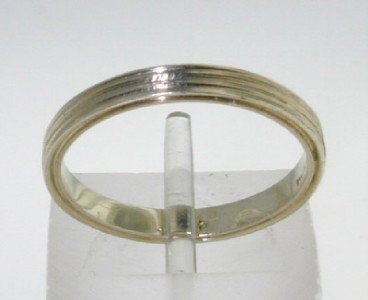 Buccellati 18K White Gold Ring.: Buccellati 18K White Gold Ring. The total ring's weight is 1.8 grams. The size of the ring is 5.5".