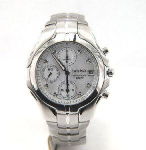Seiko Stainless Steel Chronograph Watch: Seiko Stainless Steel Chronograph Watch.The total watch's weight is 104.3 grams.The measurements of the watch head is 25 x 36 mm in diameter and 8 mm in thick.The length of watch: 7".Chain is 15 mm wi