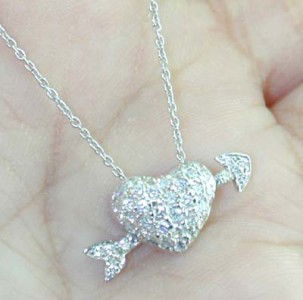 Roberto Coin 18K White Gold Diamond Necklace.: Roberto Coin 18K White Gold Diamond Necklace.The total weight of Necklace is 3.9 grams.The total weight of diamond is 0.86cts. approximately, H color VS-2 clarity.The measurements of the Pendant are 1