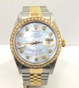 Rolex 18K Gold / Stainless Steel Diamond Mens Watc: Rolex 18K Yellow Gold, Stainless Steel, Diamond, Oyster Perpetual DateJust, Chonometer Mens Watch The total watch's weight is 101.6 grams. The total weight of diamond: 1.1 cts. H color VS clarity The