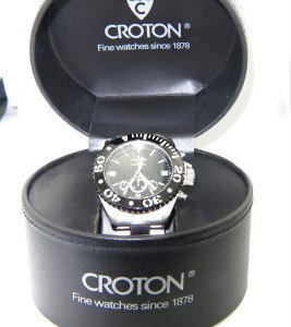Croton Stainless Steel Chronograph Watch: Croton Stainless Steel,Chronograph Watch.The total watch's weight is 149.6 grams.The measurements of the watch head is 31 x 42 mm in diameter and 12 mm in thick.Chain is 19 mm wide.The length of watch