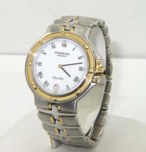 Raymond Weil Stainless Steel Quartz Watch.: Raymond Weil Stainless Steel Quartz Watch.The total watch's weight is 64.1 grams.The measurements of the watch head is 34 mm in diameter and 5 mm thick.The length of watch: 8".Swiss Made.Water Resista