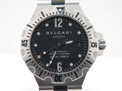 Bvlgari Stainless Steel Chronometer RubberStrap Watch: Bvlgari Stainless Steel Chronometer, Diagona Professional Automatic Rubber Strap Watch.Watch's Weight : 101.1 grams.The measurements of watch head: 40 x 40 mm, 11 mm thick.The length of watch: 8.5".Au