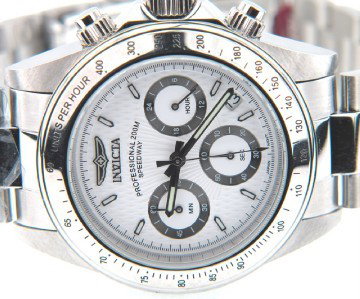 Invicta Stainless Steel Chronograph Watch: Invicta Stainless Steel Chronograph Watch The total watch's weight is 149.4 grams. The measurements of the watch head is 40 mm in diameter and 13 mm in thick. The length of watch: 8" Chain is 19 mm wi