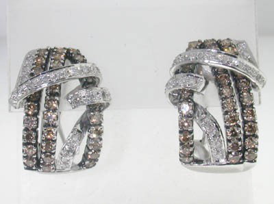 14K White Gold Brown & White Diamond Earrings: 14K White Gold Brown & White Diamond Earrings.The total earring's weight is 10.2 grams.Total weight of diamond : 3.0 cts, approximately, I color, SI clarity.The size of earring is 20 x 15 mm