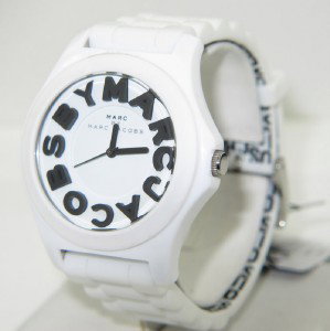 Marc Jacobs Stainless Steel Rubber Strap Watch.: Marc Jacobs Stainless Steel Rubber Strap Watch The total watch's weight is 49.2 grams The measurements of watch head: 39 x 40 mm, thickness: 10 mm The measurements of the watch is 8" long strap is 19 