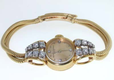Vacheron&Constantin Geneve18K Yellow Gold Diamond : Vacheron & Constantin Geneve 18K Yellow Gold Diamond Watch The watch's weight is 27.5 g Total weight of diamond:1.08 cts, approximately, H-I color, VS-SI clarity. The length of watch: 5 long, 7mm wide