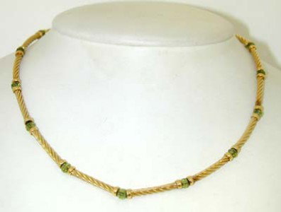 David Yurman 18K Yellow Gold, Peridot Necklace: David Yurman 18K Yellow Gold, Peridot Necklace! The total weight of necklace is 21.1 gram The measurements of Peridot: 3x3mm each . The length of Necklace: 15.5" long