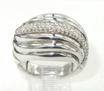 David Yurman Silver Diamond Ring: David Yurman Silver Diamond Ring The total ring's weight is 18 grams The total weight of the diamond is 0.75 cts approximately, I color SI clarity The size of the ring is 7.5 The measurement of ring's