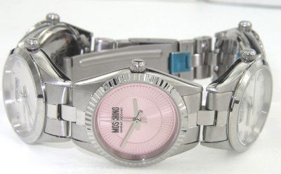 Moschino Stainless Steel Watch: Brand New Moschino Stainless Steel 5 Head Watch The total watch's weight is 89.2 grams. The size of each watch head: 25 x 25 mm and 7 mm thick The length of the watch is 9" Japan Movement Water Resist