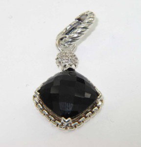 David Yurman Silver Onyx & Diamond Pendant: David Yurman Silver Onyx & Diamond Pendant The total Pendant's weight is 3.2 grams. The total weight of diamonds is 0.1 cts. approximately I and SI clarity. The size of onyx is 10 x 10 mm The size of 