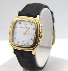 David Yurman 18K Yellow Gold Diamond Watch: David Yurman 18K Yellow Gold Diamond Chord Strap Watch with Box. watch's Weight : 37 grams. The weight of diamond: 0.16 cts, H color, VS clarity. The size of watch head: 26 x 27 mm and 8 mm in thickne