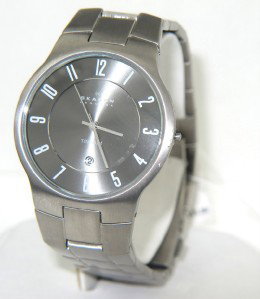 Skagen Denmark Stainless Steel Watch: Skagen Denmark Stainless Steel Watch.The total watch's weight is 58.7 grams.The measurements of watch head is 31 x 31 mm and 6 mm thick.The length of watch: 7.25".water Resistant.Japan Quartz Mov't.Ch