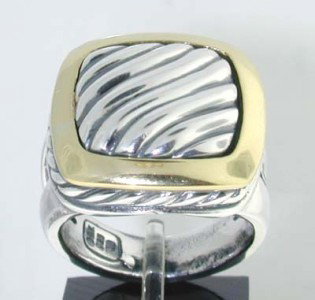 David Yurman Silver & 18K Yellow Gold Ring: This is David Yurman Silver & 18K Yellow Gold Ring! Size of ring is 6.25 Ring Weight : 17.3 grams. The measurements of the ring face:18x18 mm There is Stemp "925" "750"on it.