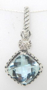 David Yurman Silver Blue Topaz & Diamond Pendant: David Yurman Silver Blue Topaz & Diamond Pendant The total Pendant's weight is 2.9 grams. The total weight of diamond: 0.08 cts. approximately. I color SI clarity. Pendant size is 28 x 13 mm, 4 mm thi