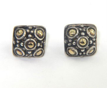 John Hardy 18K Yellow Gold /Silver Earrings: John Hardy 18K Yellow Gold & Silver Earrings. The total weight of earring is 5.5 grams. The size of earring is 10 x 10 mm and 4 mm in thickness.