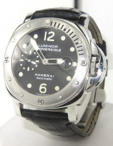 Officine Panerai Luminor Stainless Steel Watch: Officine Panerai Luminor Stainless Steel Automatic DateJust Black Leather Strap Mens Watch. The total watch's weight is 157 grams. The measurements of watch head is 42 x 37 mm and 14 mm thick. The len