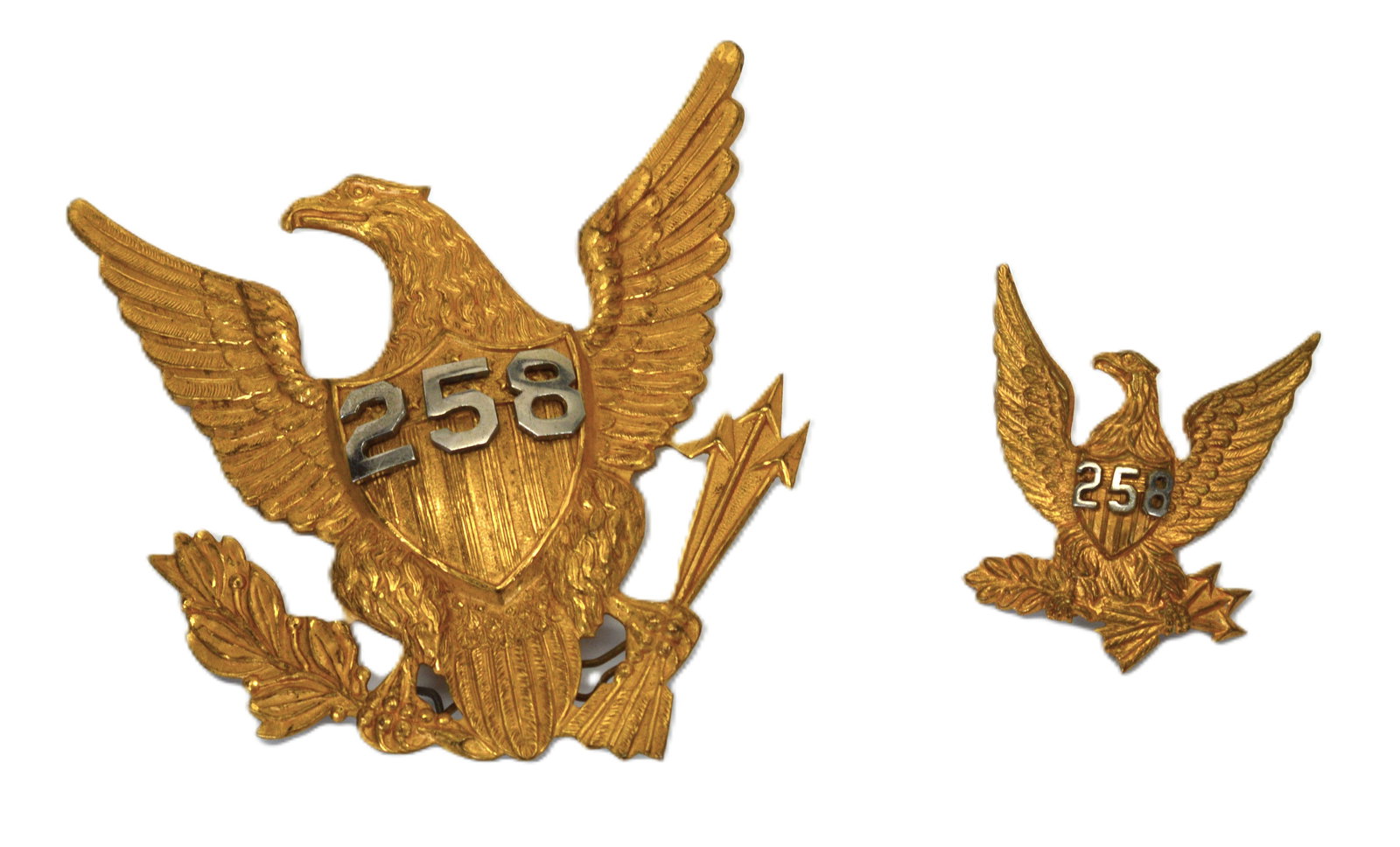 258th Field Artillery Regiment/ Washington Greys Helmet Badge and Cap Badge: 258th Field Artillery Regiment, a unit of the New York Army National Guard as well as the Washington Greys, Helmet Badge and Cap Badge. The large badge was worn on uniform helmets and the smaller badg