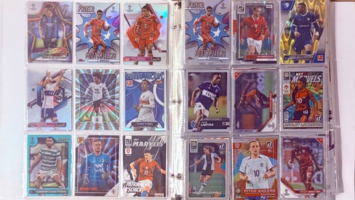 Binder with Complete Soccer Card Collection – Stars, Rookies & Inserts (Chrome, Donruss, Merlin)