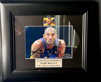Kobe Bryant Autographed Signed Photo COA