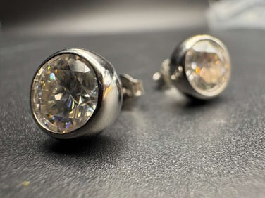 Moissanite Stud Earrings 2.0ct D Color 8.0mm Brilliant Cut Certified